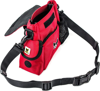 Futtertasche von Hundefreund in Rot mit Bauchgurt getragen