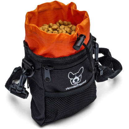 Kleiner Futterbeutel von Hundefreund in Schwarz-Orange mit gefülltem Innenraum